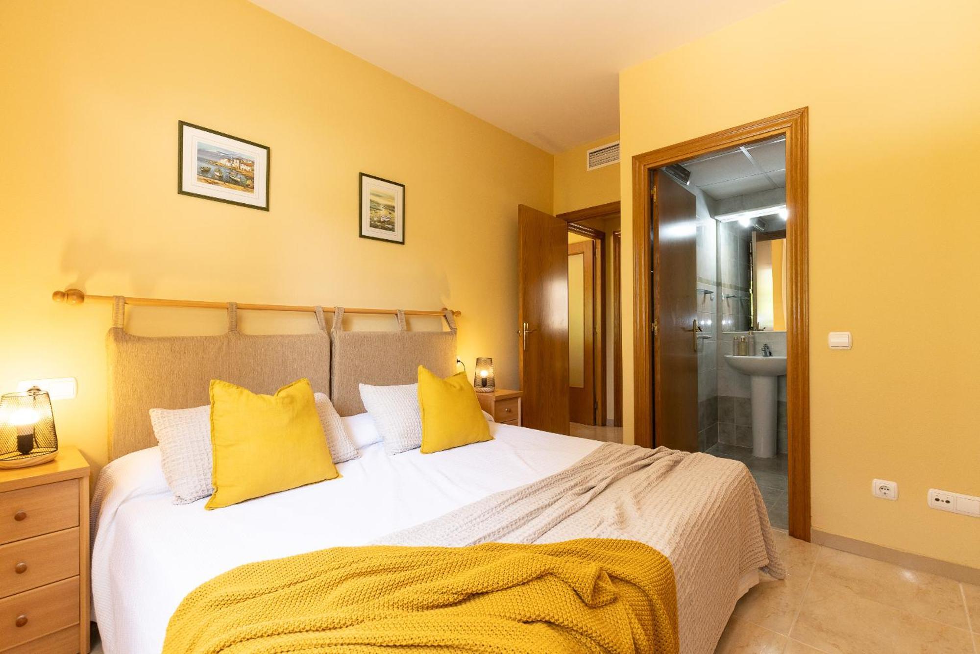 Uhc Golden Pineda Apartments La Pineda Extérieur photo