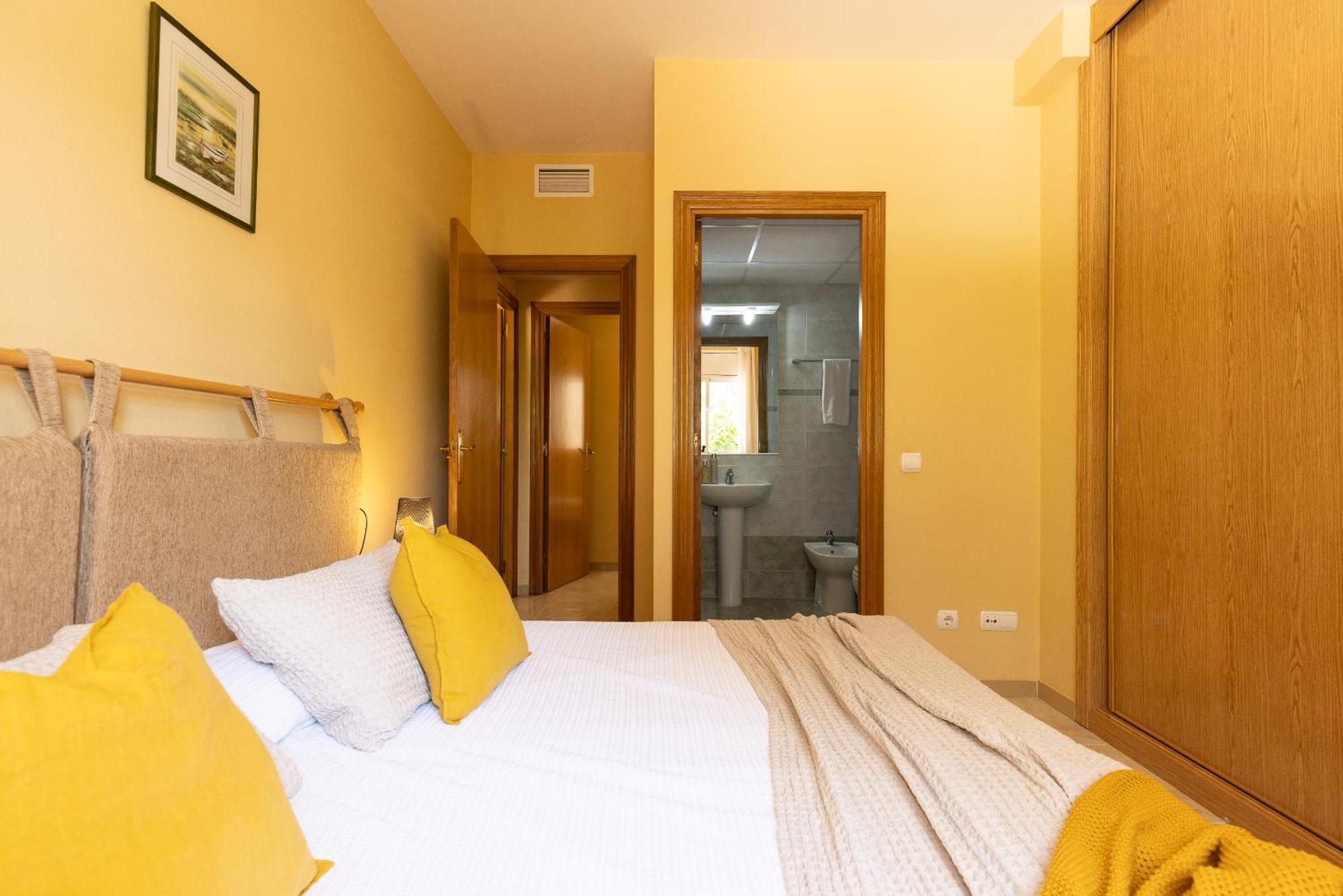 Uhc Golden Pineda Apartments La Pineda Chambre photo