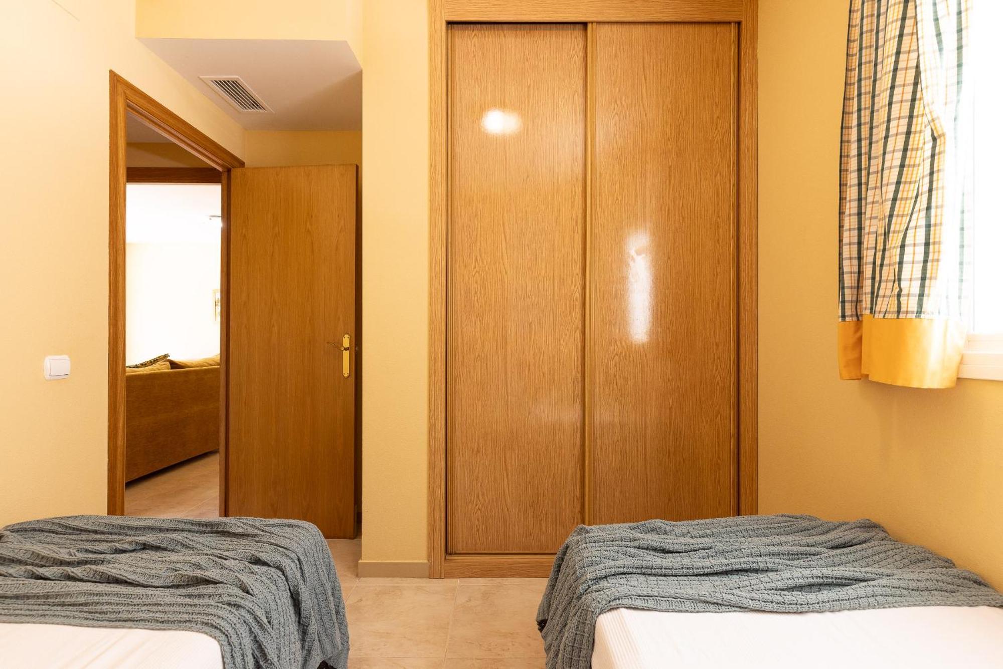 Uhc Golden Pineda Apartments La Pineda Chambre photo