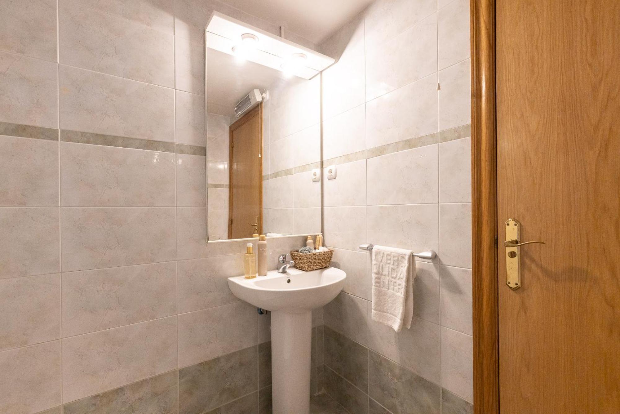 Uhc Golden Pineda Apartments La Pineda Chambre photo